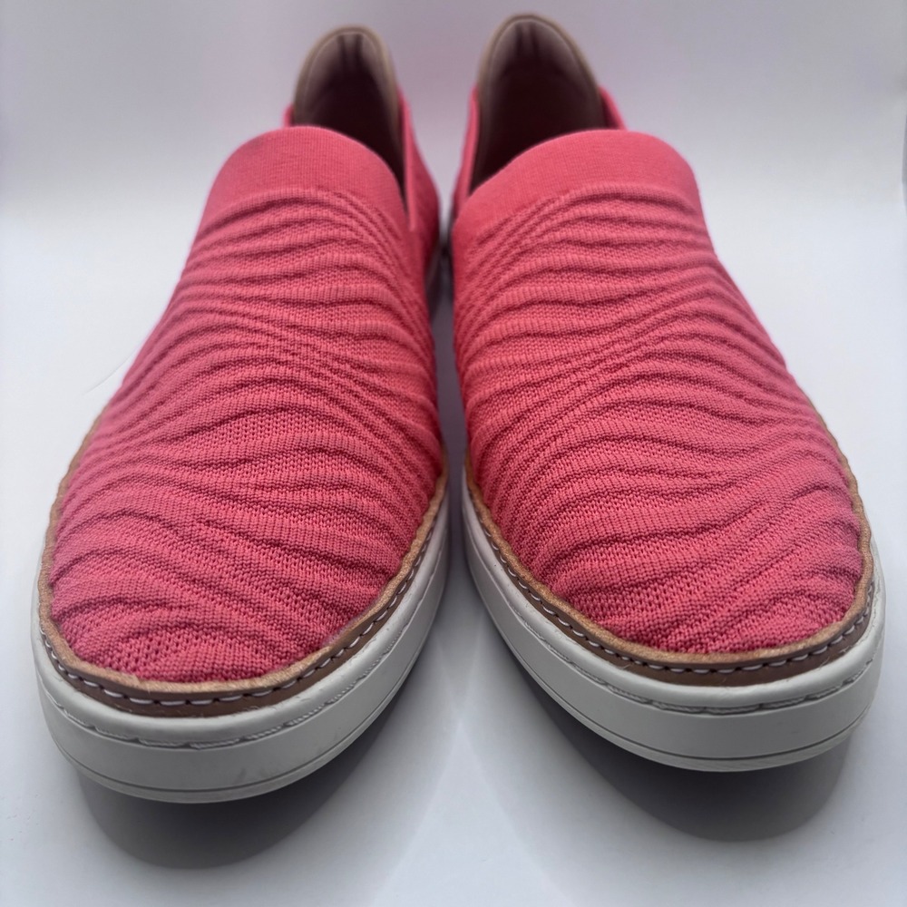 UGG Sammy Wavy Slip‎ On Sneaker Coral Womens Sz 9.5